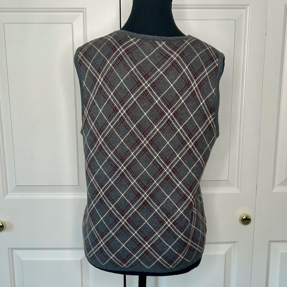 Gap Grey, Cream and Red Plaid Vest in Size Small - Picture 4 of 6